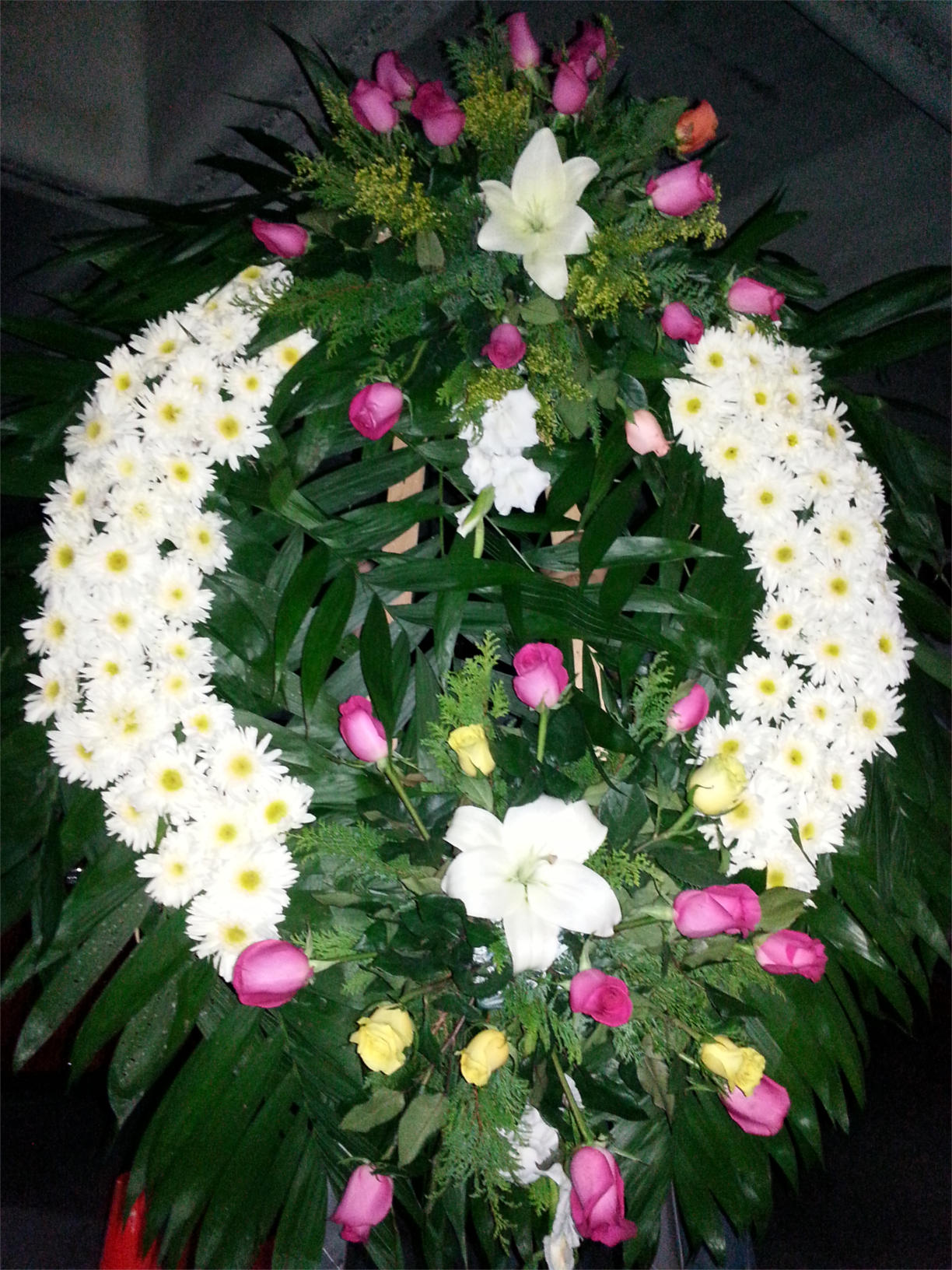 Corona de funeral rosas fucsia